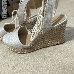 MK wedges size 7.5